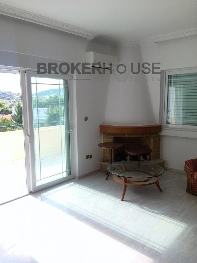 House in Lofos Kselaftaki, Kalivia Thorikou — Photo 4 of 11