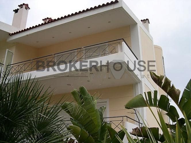 House in Saronida, Saronida — Photo 1 of 11