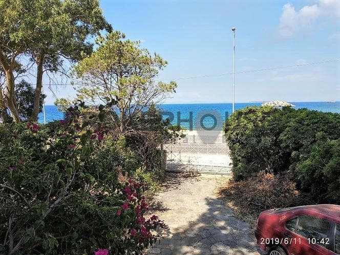 House in Saronida, Saronida — Photo 1 of 11