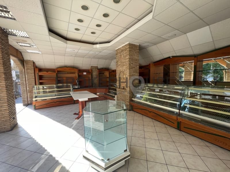 Retail Store in Nea Elvetia, Vironas — Photo 3 of 9