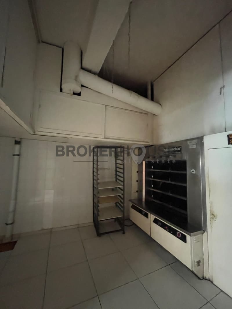 Retail Store in Nea Elvetia, Vironas — Photo 7 of 9