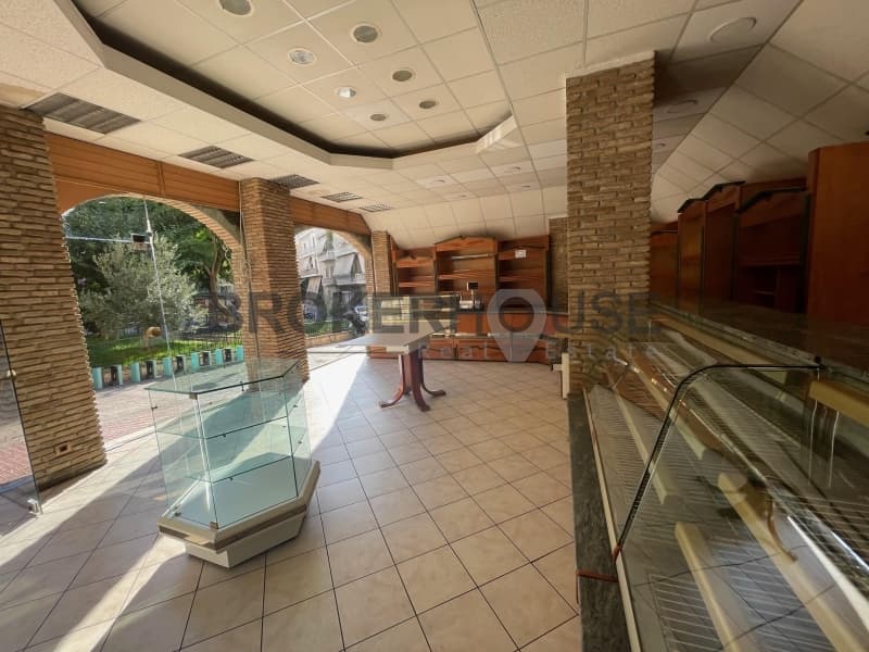 Retail Store in Nea Elvetia, Vironas — Photo 1 of 9