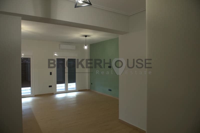 Apartment in Plateia Davaki, Kalithea — Photo 2 of 13