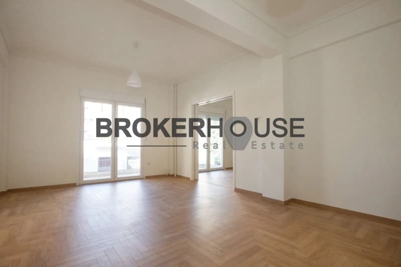 Apartment in Leof. Liosion, Attiki — Photo 1 of 12
