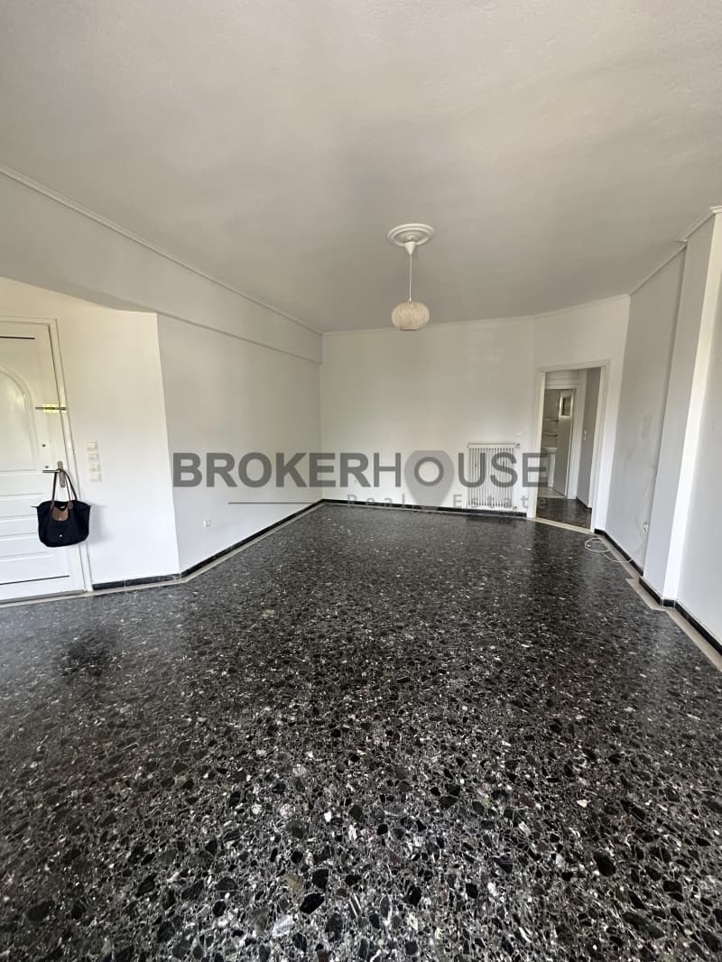 Apartment in Tsakos, Agia Paraskevi — Photo 2 of 10