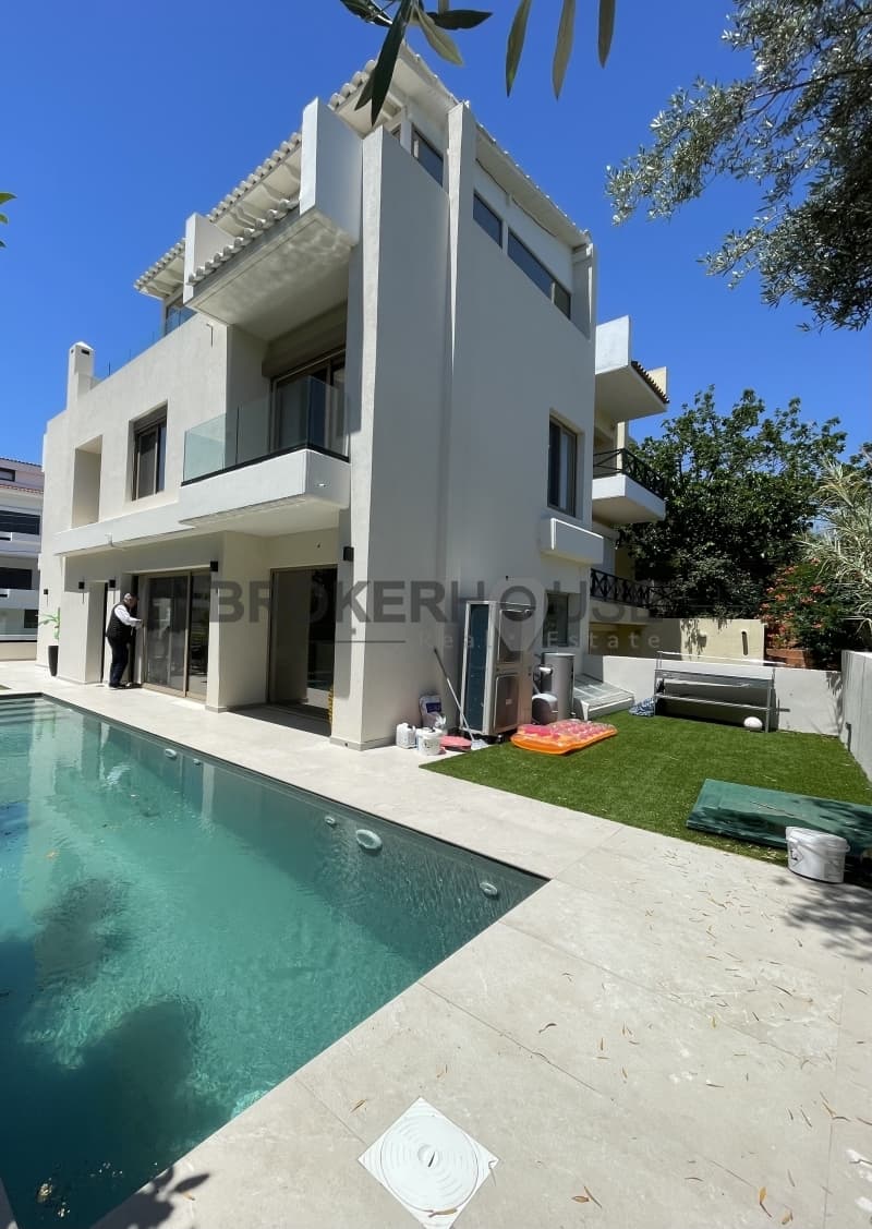 House in Pigadakia, Voula — Photo 1 of 30