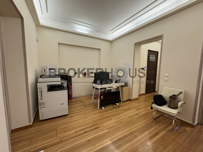 Apartment in akadimia Platonos, Kolonos - Kolokinthous — Photo 1 of 18