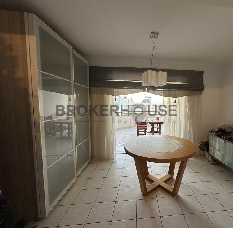Apartment in Kareas, Vironas — Photo 4 of 15