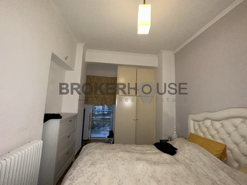 Apartment in Kareas, Vironas — Photo 7 of 15
