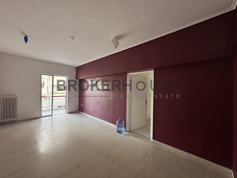 Apartment in Neo Pagkrati, Vironas — Photo 1 of 12