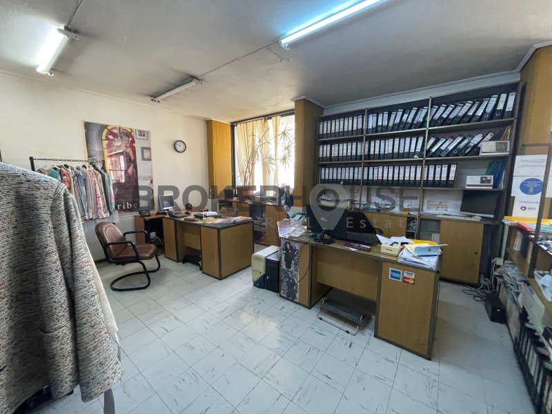 Αίθουσα Εκδηλώσεων στην Πλατεία Καρύτση, Κέντρο