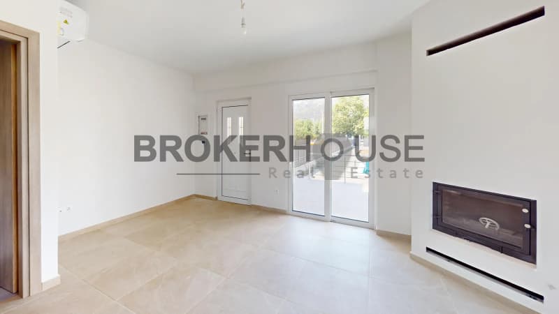 House in Agios Panteleimonas, Nea Makri — Photo 1 of 10