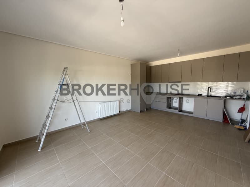 Apartment in Pefkakia, Agia Paraskevi — Photo 1 of 8