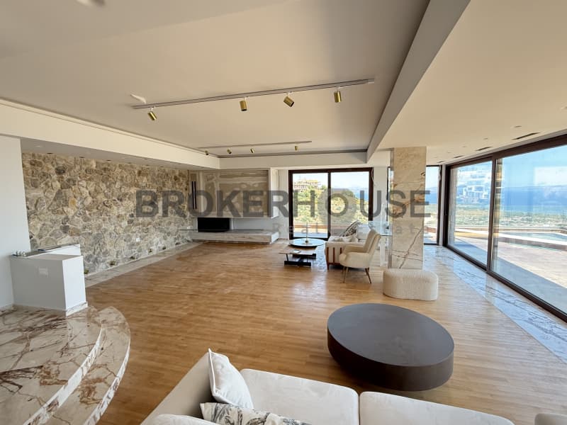 House in Neos Voutzas, Rafina — Photo 1 of 13