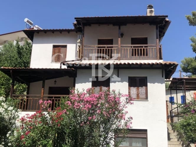 House in Loutra, Pallini — Photo 1 of 30