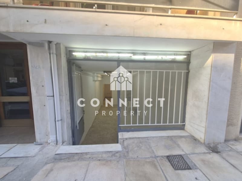 Retail Store in Perivolia, Galatsi — Photo 7 of 7