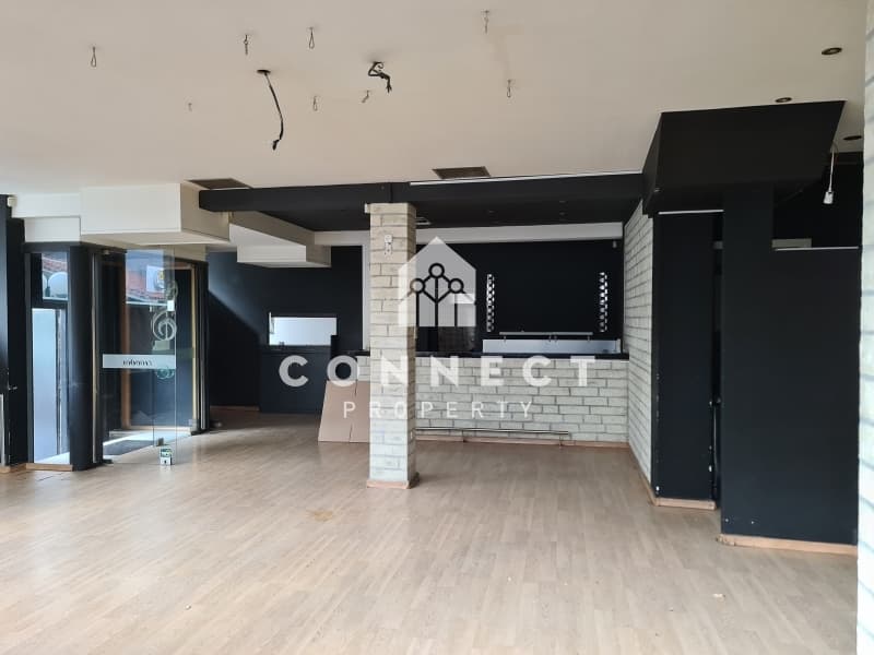 Retail Store in Center, Nea Ionia — Photo 7 of 16