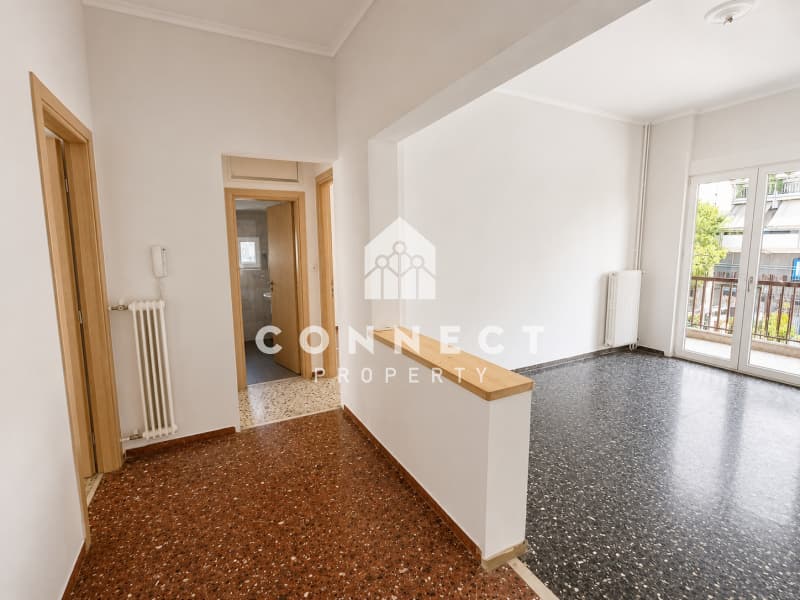 Apartment in Labrini, Galatsi — Photo 1 of 7