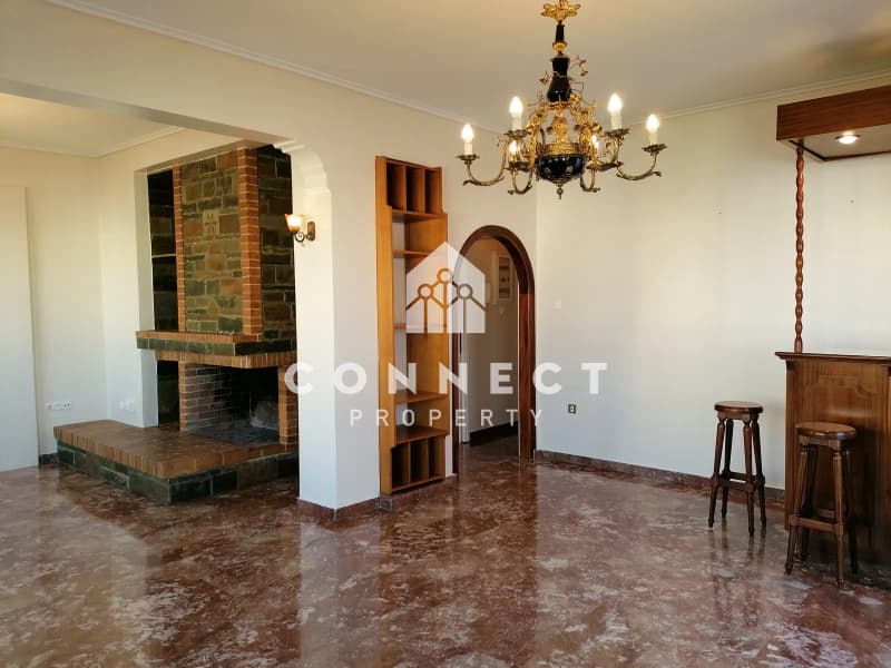 Apartment in Zoodochos Pigi, Vironas — Photo 1 of 21