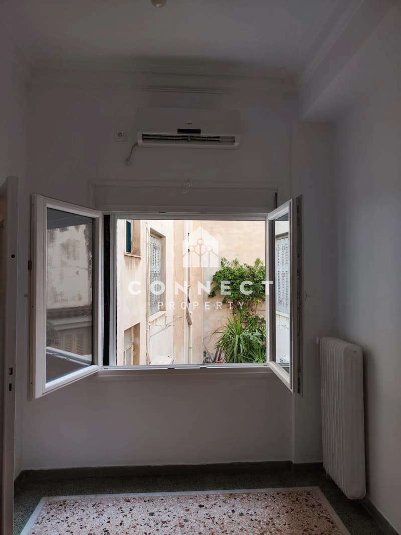 Apartment in Center, Neos Kosmos — Photo 4 of 10