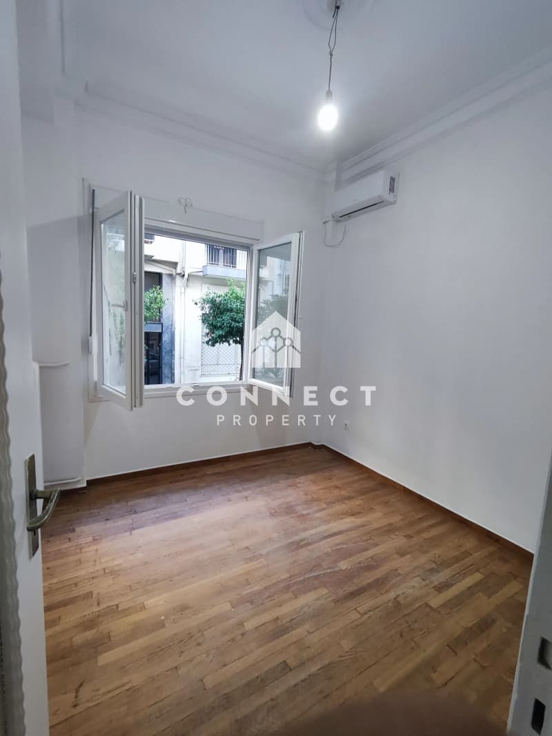 Apartment in Center, Neos Kosmos — Photo 3 of 10