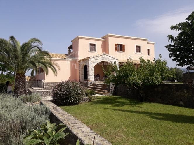 House in Pareli, Corfu — Photo 1 of 30