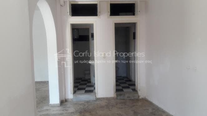 Retail Store in Achilleio, Corfu — Photo 3 of 8