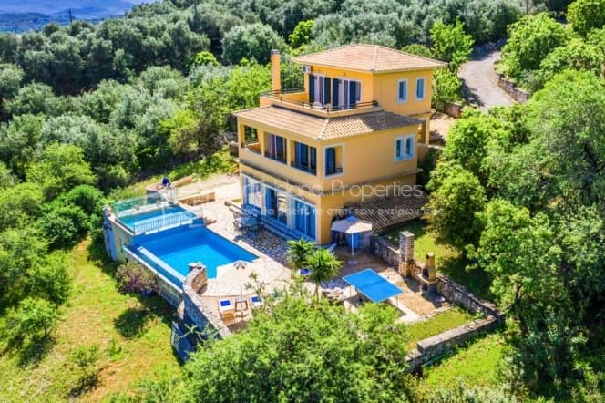 Μονοκατοικία στην Κασσιόπη, Κέρκυρα — Φωτογραφία 1 από 17