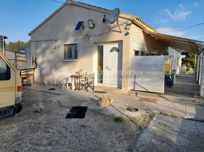 House in Αgios Georgios, Corfu — Photo 1 of 16
