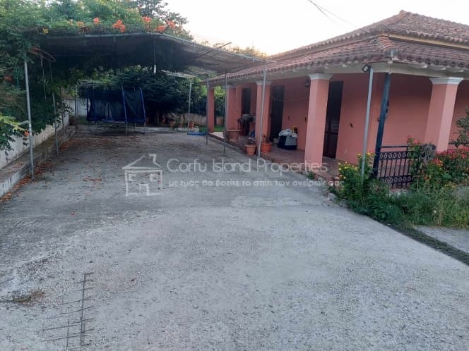 House in Αgios Georgios, Corfu — Photo 3 of 11