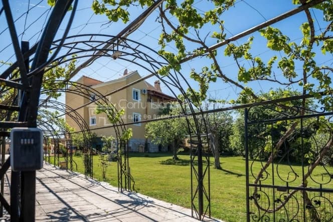 House in Pareli, Corfu — Photo 1 of 30