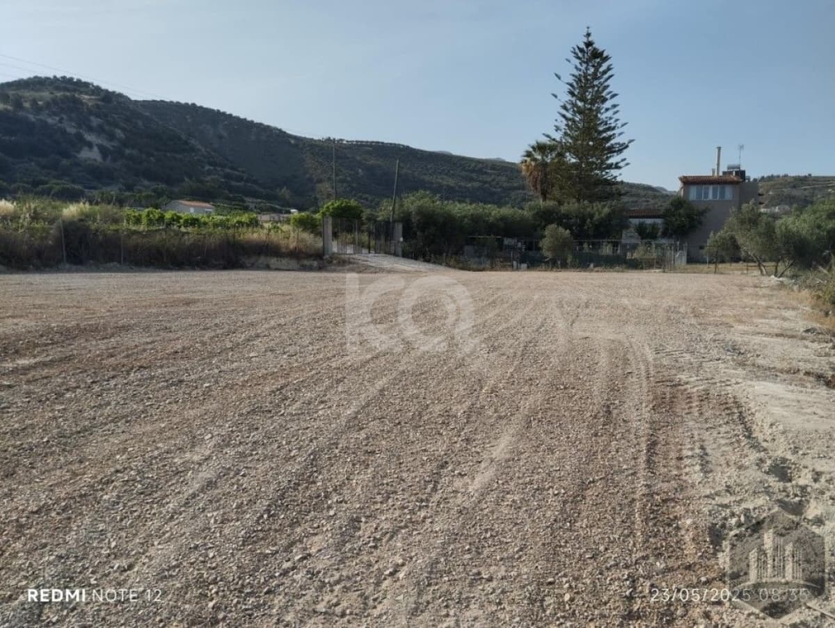 Αποθήκη στην Μαλάδες, Τέμενος — Φωτογραφία 2 από 5