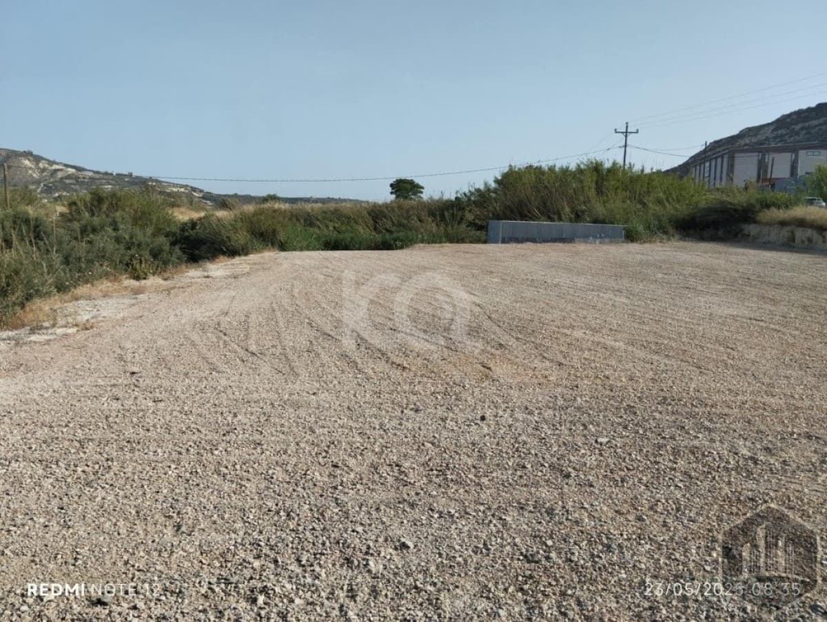 Αποθήκη στην Μαλάδες, Τέμενος — Φωτογραφία 3 από 5