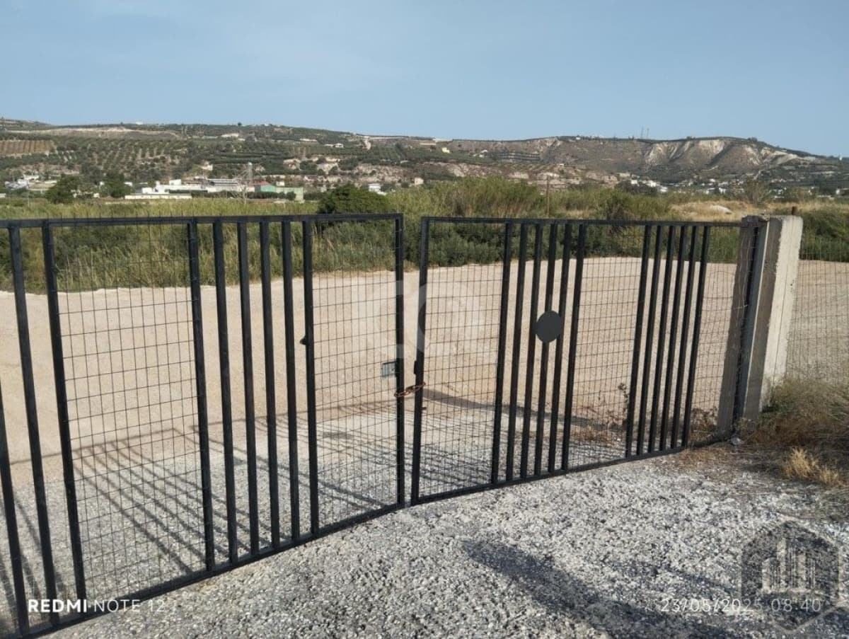 Αποθήκη στην Μαλάδες, Τέμενος — Φωτογραφία 4 από 5