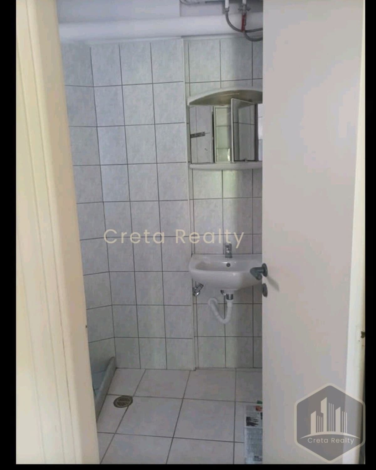 Apartment in Agioi Theodoroi, Gazi — Photo 2 of 5