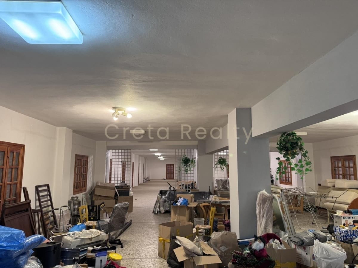Warehouse in Agioi Theodoroi, Gazi — Photo 1 of 5