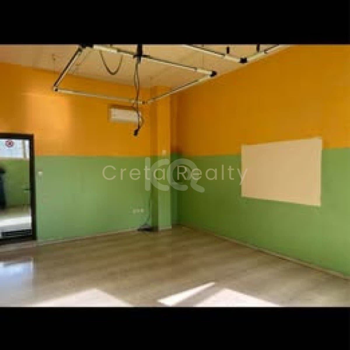 Γραφείο στην Ακαδημία, Γοργολαϊνη — Φωτογραφία 2 από 4