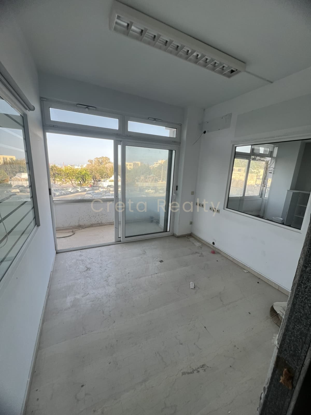 Office in Kainouria Porta, Heraclion Cretes — Photo 1 of 6