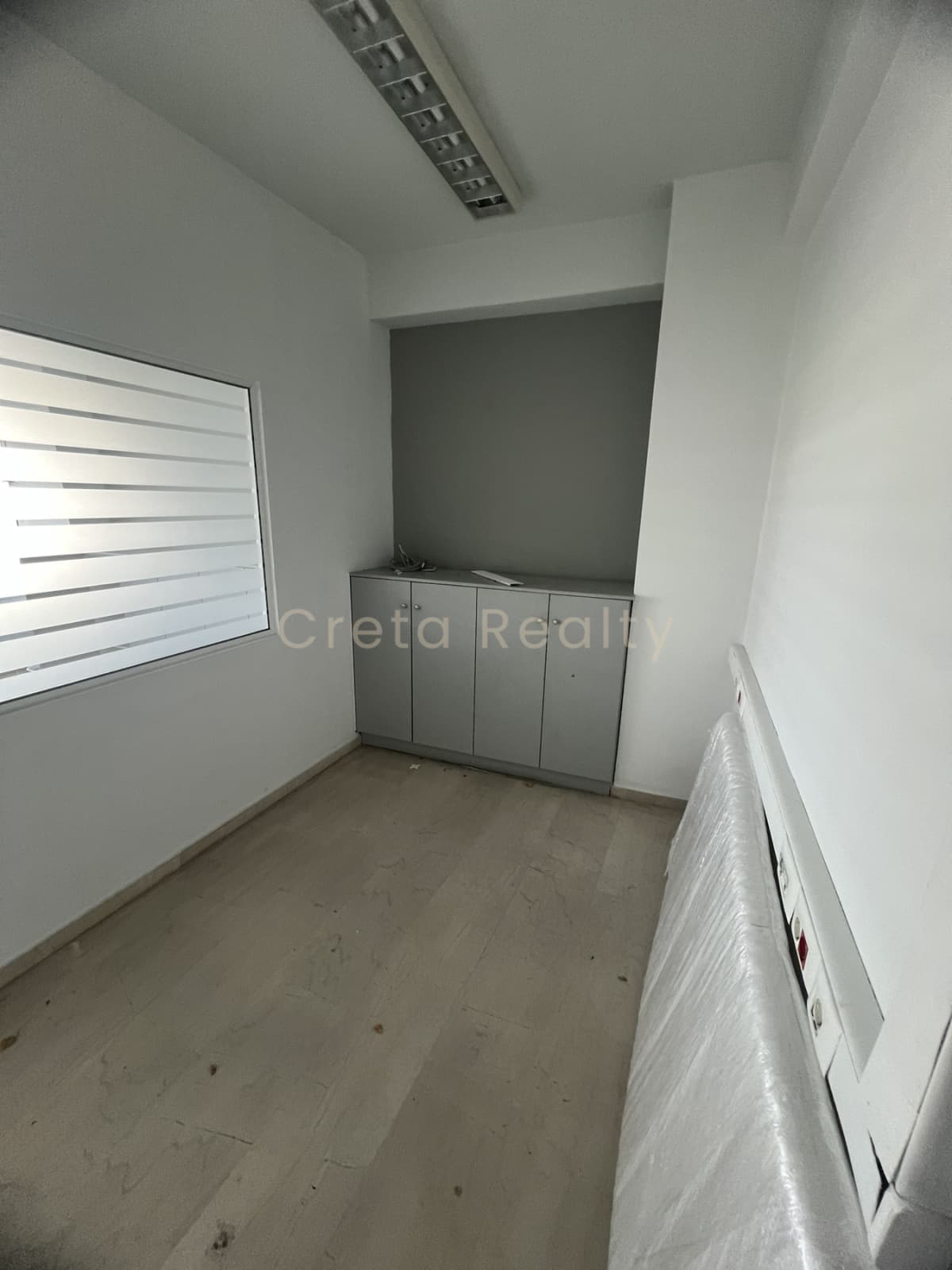 Office in Kainouria Porta, Heraclion Cretes — Photo 3 of 6