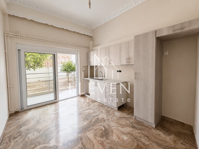 Apartment in Kaminia, Piraeus — Photo 4 of 17
