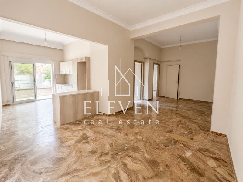 Apartment in Kaminia, Piraeus — Photo 1 of 17