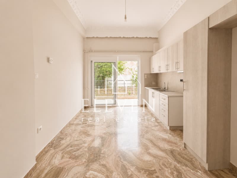 Apartment in Kaminia, Piraeus — Photo 3 of 17