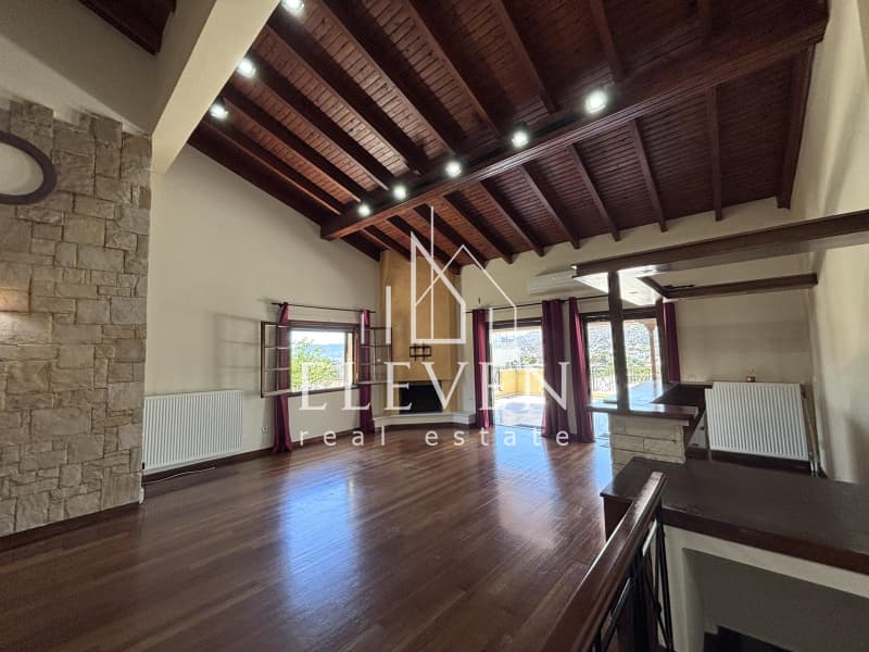 House in Porto Rafti, Vravrona — Photo 1 of 24