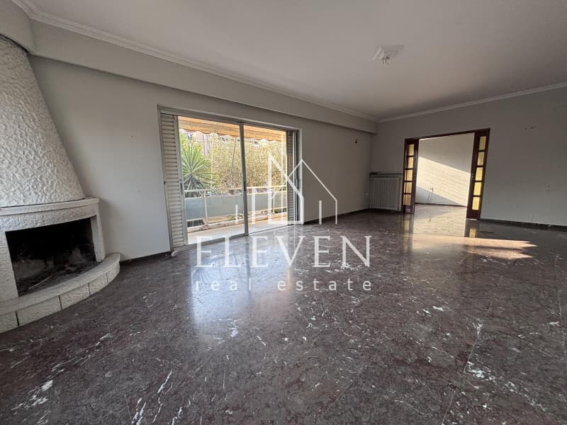 Apartment in Center, Alimos — Photo 1 of 17
