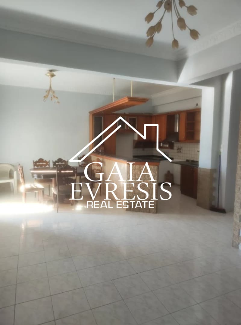 Apartment in Palaia Kokkinia, Piraeus — Photo 1 of 7