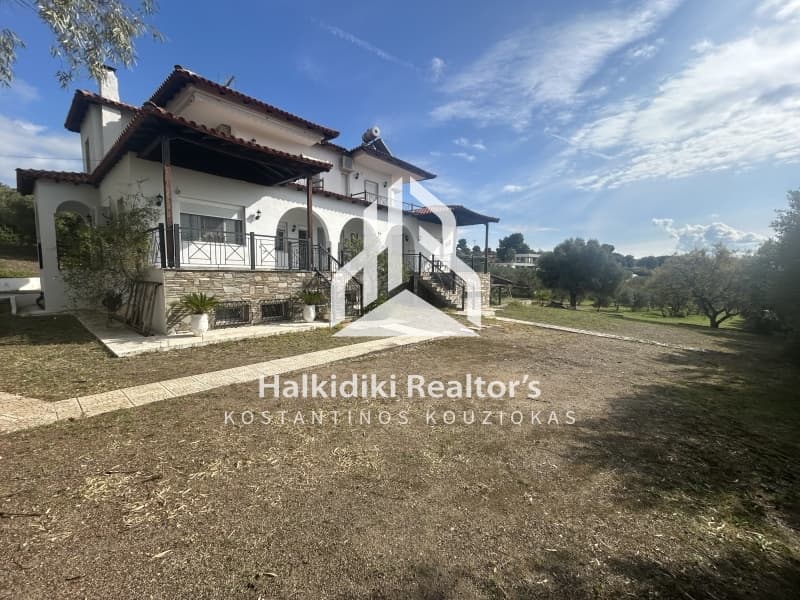 House in Paralia Nikitis, Sithonia — Photo 2 of 30