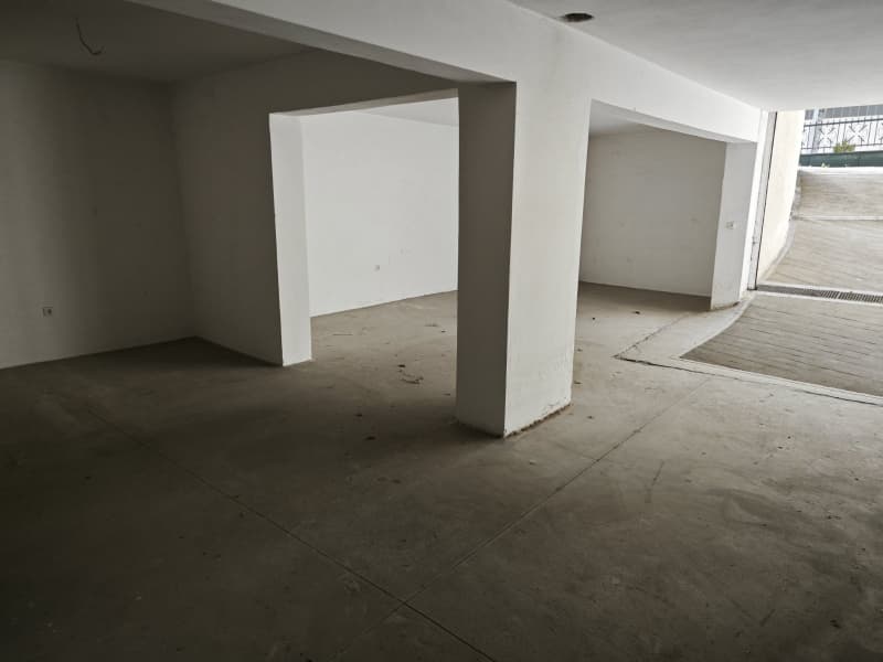 Parking Space in Center, Metamorfosi — Photo 3 of 8