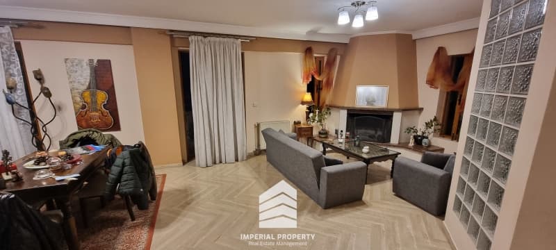 Apartment in Pefka Verdi, Petroupoli — Photo 1 of 24