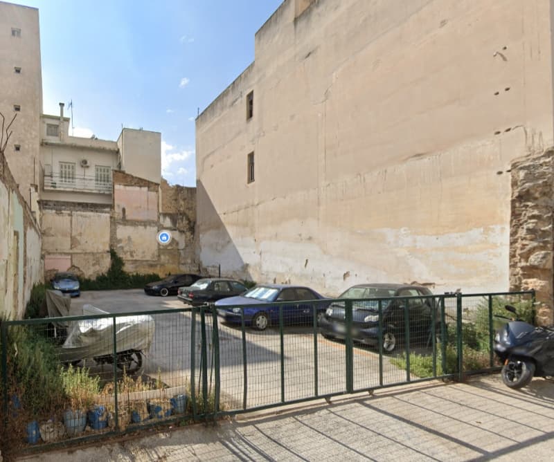 Οικόπεδο στην Ευαγγελίστρια, Πειραιάς