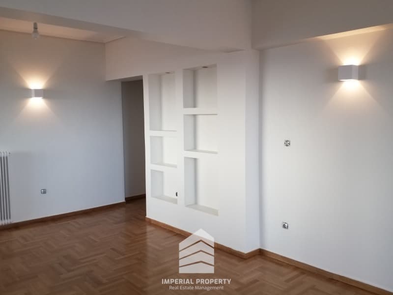 Apartment in Plateia Ntavari, Palaio Faliro — Photo 2 of 8